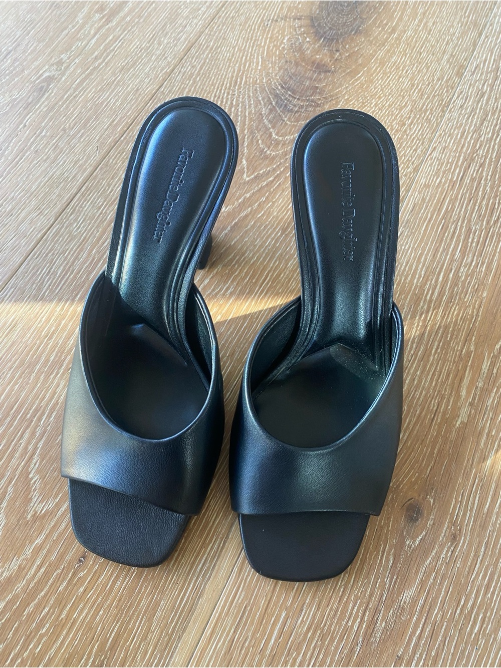 NWT Favorite Daughter Sandals